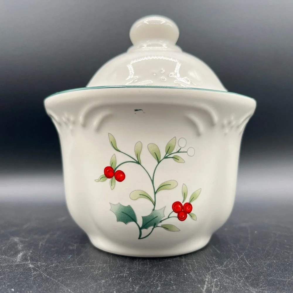 Pfaltzgraff Winterberry Cream and Sugar Set White Stoneware Holly Berry Holiday